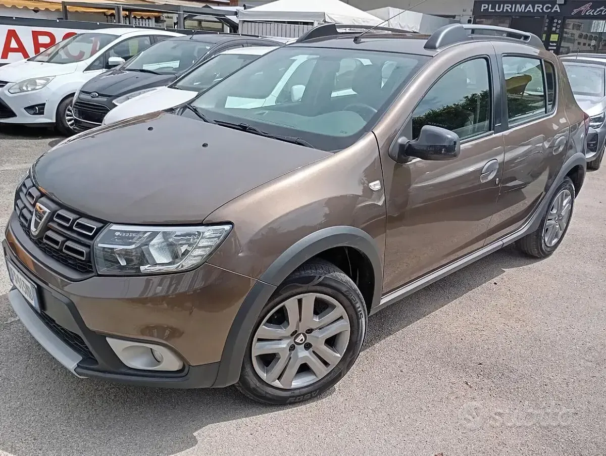 Usata Dacia Sandero 90 CV (66 kW) 2018 Marrone Berlina