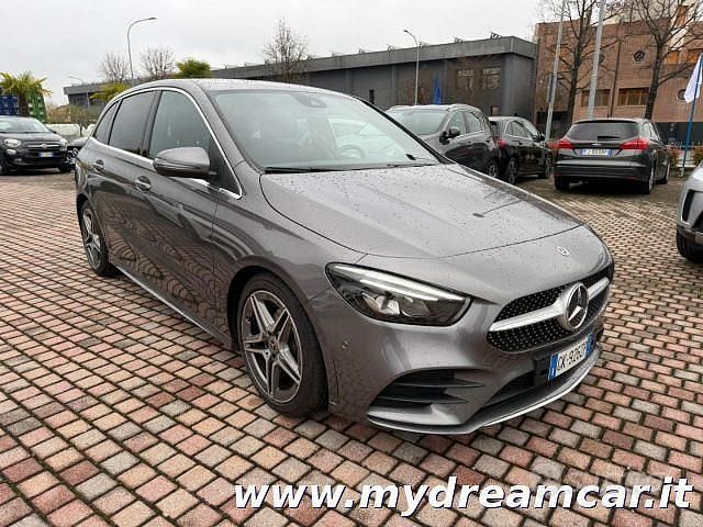 Usata Mercedes A180 AMG Line Premium 150 CV (110 kW) 2022 Grigio Monovolume