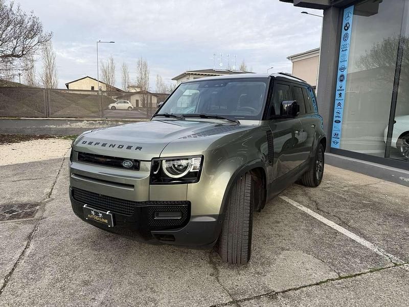 Usata Land Rover Defender SE 200 CV (147 kW) 2023 Pangea green SUV