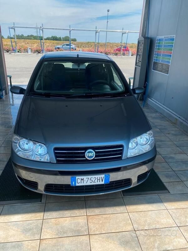 Usata Fiat Punto Dynamic 80 CV (58 kW) 2004 Utilitaria