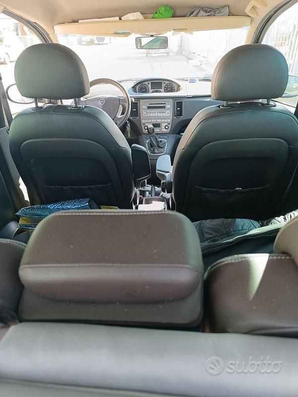 Usata Lancia Musa 95 CV (69 kW) 2012 Marrone Monovolume