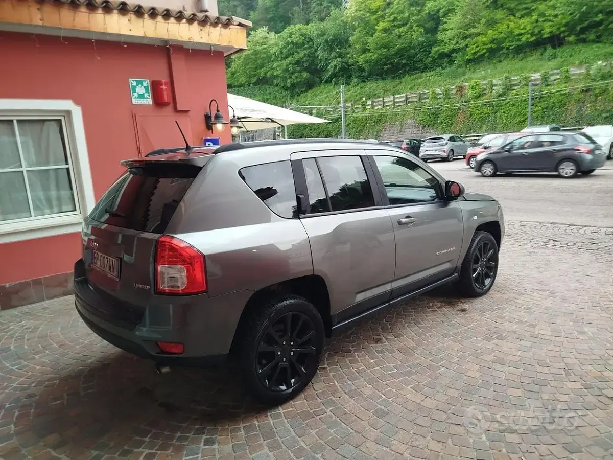 Usata Jeep Compass Limited 163 CV (119 kW) 2013 Grigio SUV