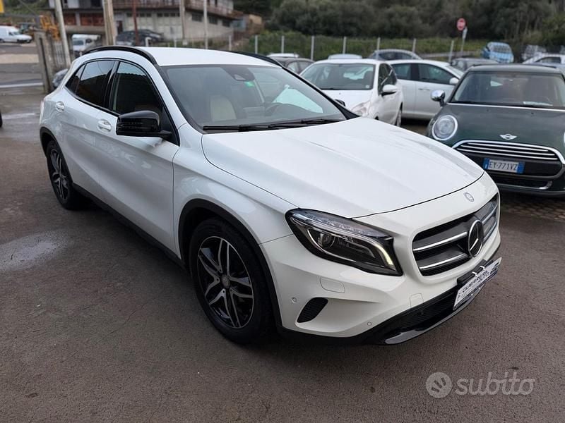 Usata Mercedes GLA220 177 CV (130 kW) 2016 Bianco SUV