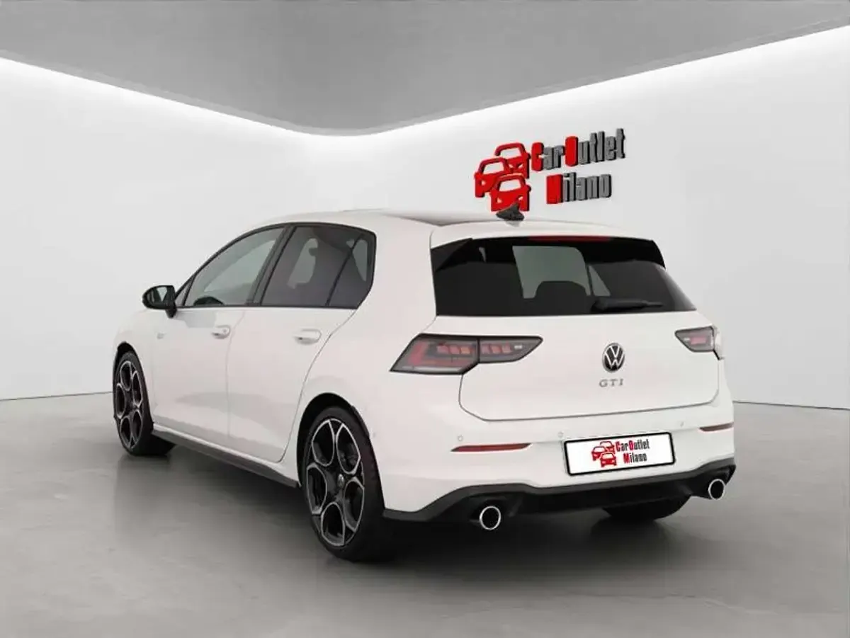Usata VW Golf GTI 265 CV (194 kW) 2025 Pure white  tetto black Coupé