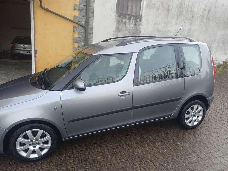 Usata Skoda Roomster Ambition 90 CV (66 kW) 2011 Grigio Monovolume