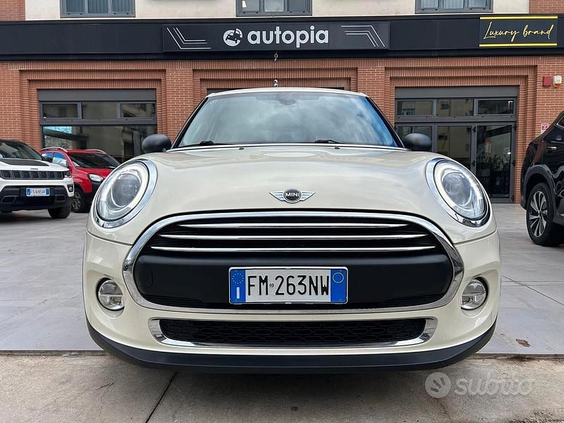 Usata Mini One D Business 116 CV (85 kW) 2018 Bianco Utilitaria