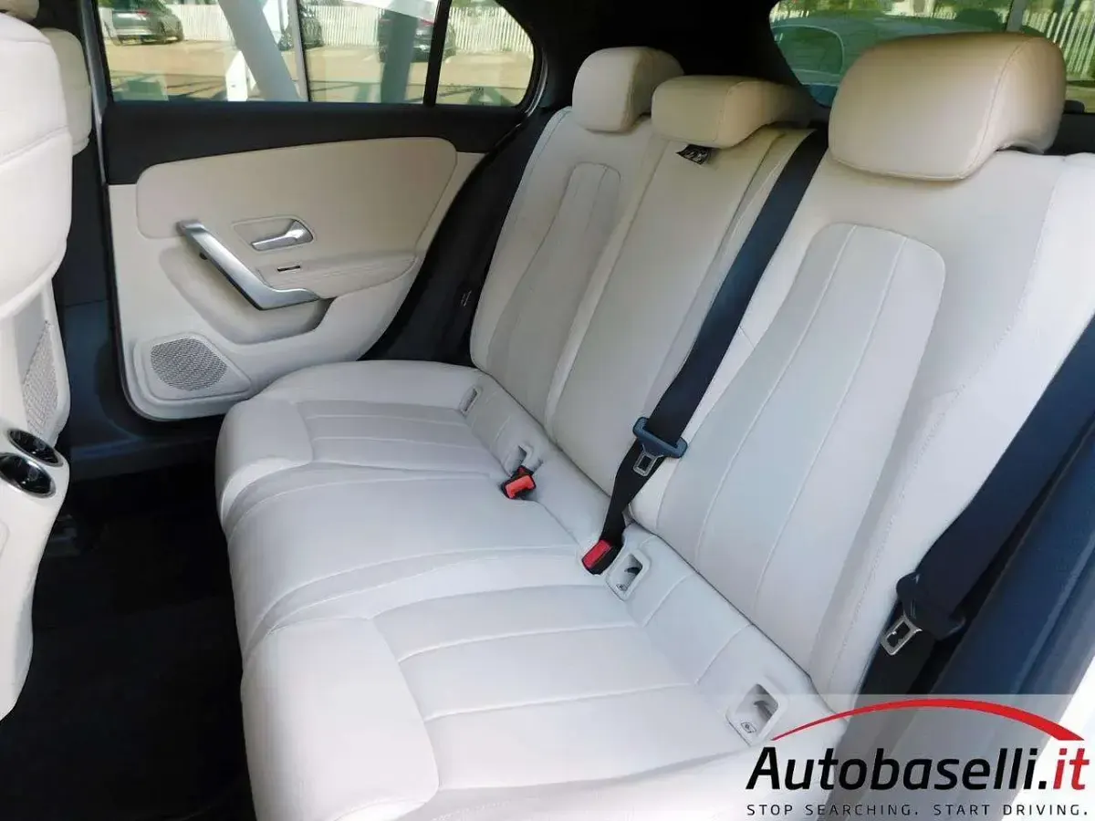 Usata Mercedes A180 109 CV (80 kW) 2018 Argento Berlina