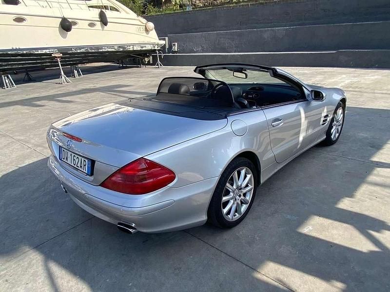 Usata Mercedes SL350 245 CV (180 kW) 2003 Argento Cabrio