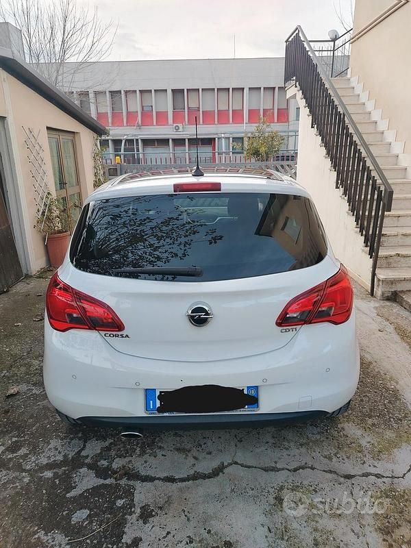 Usata Opel Corsa 75 CV (55 kW) 2018 Bianco Berlina