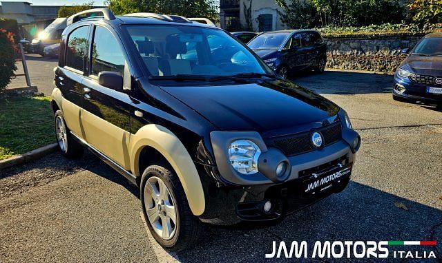Usata Fiat Panda 4x4 Cross 69 CV (50 kW) 2007 Nero pastello Utilitaria