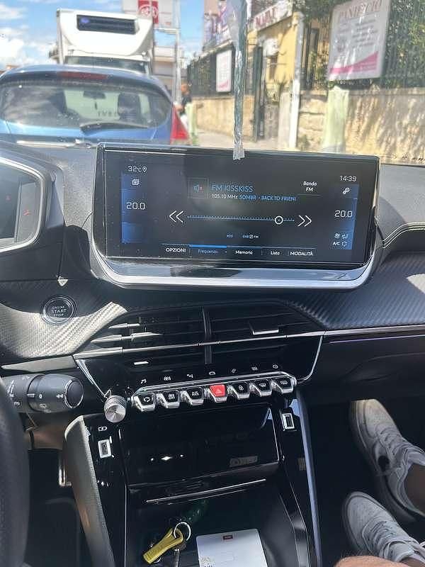 Usata Peugeot 2008 GT 131 CV (96 kW) 2023 SUV