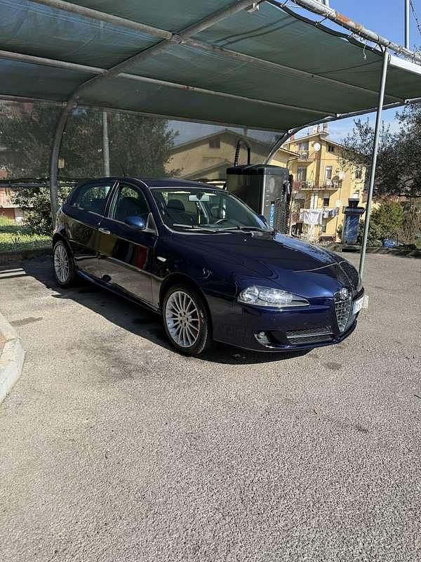 Usata Alfa Romeo 147 120 CV (88 kW) 2008 Blu Utilitaria