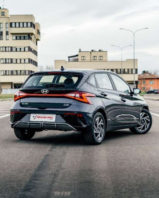 Nuova Hyundai i20 90 CV (66 kW) 2025 Gray Berlina