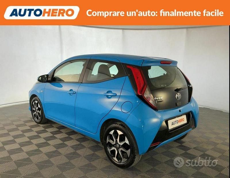 Usata Toyota Aygo 72 CV (52 kW) 2019 Blu Utilitaria