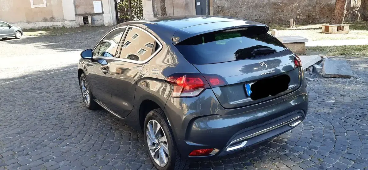 Usata DS Automobiles DS4 So Chic 120 CV (88 kW) 2015 Grigio Berlina