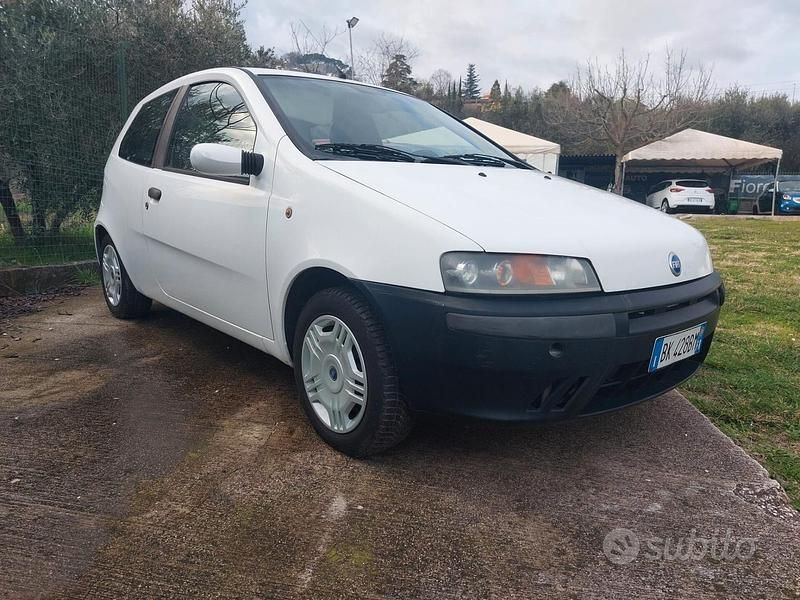 Usata Fiat Punto 59 CV (43 kW) 2000 Bianco Berlina