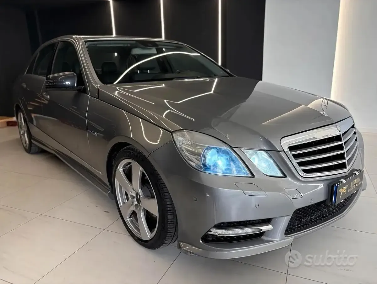 Usata Mercedes E220 Premium 170 CV (125 kW) 2013 Grigio Berlina