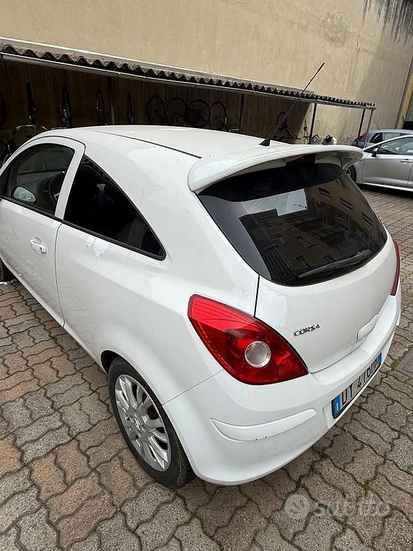 Occasion Opel Corsa 80 ch (58 kW) 2010 Blanc Citadine
