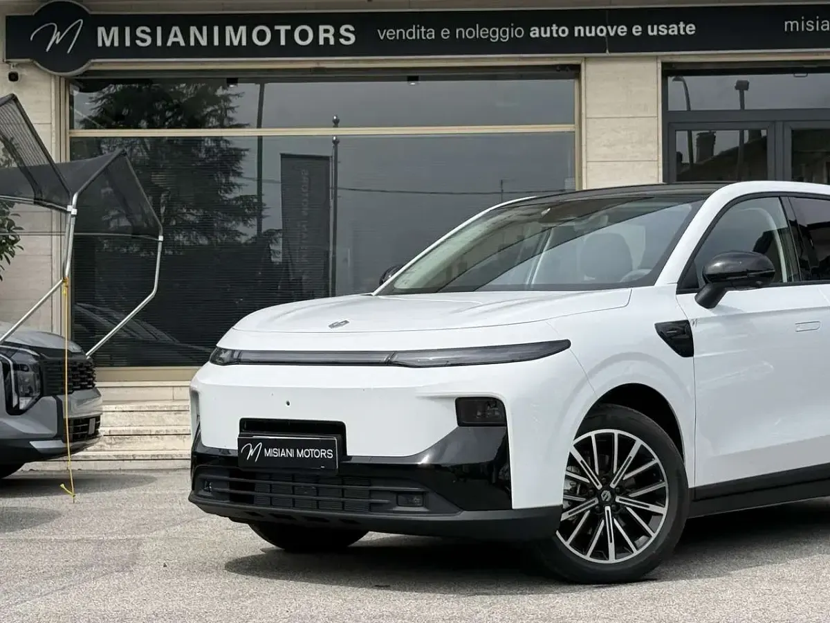 Nuova Leapmotor B10 218 CV (160 kW) 2026 Bianco SUV