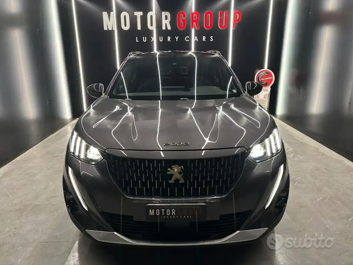 Usata Peugeot 2008 GT-line 131 CV (96 kW) 2020 Grigio SUV