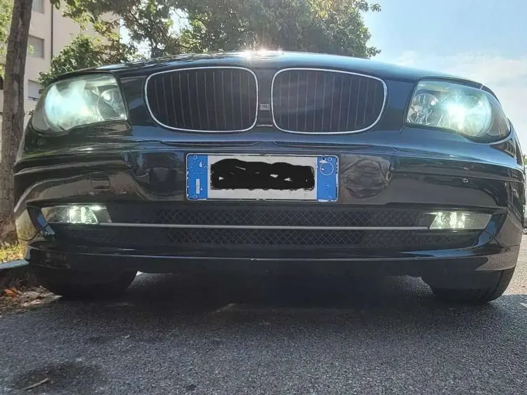 Usata BMW 118 143 CV (105 kW) 2010 Nero Utilitaria