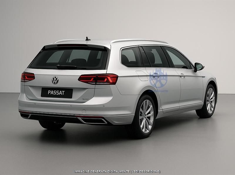 Usata VW Passat GTE 218 CV (160 kW) 2022 Bianco Station wagon