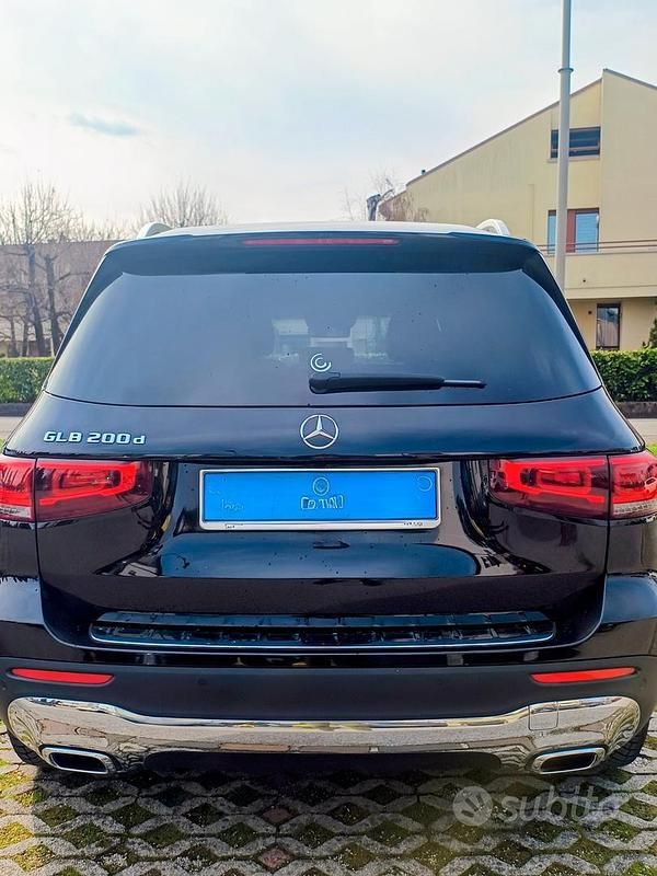Usata Mercedes GLB200 150 CV (110 kW) 2020 Nero SUV