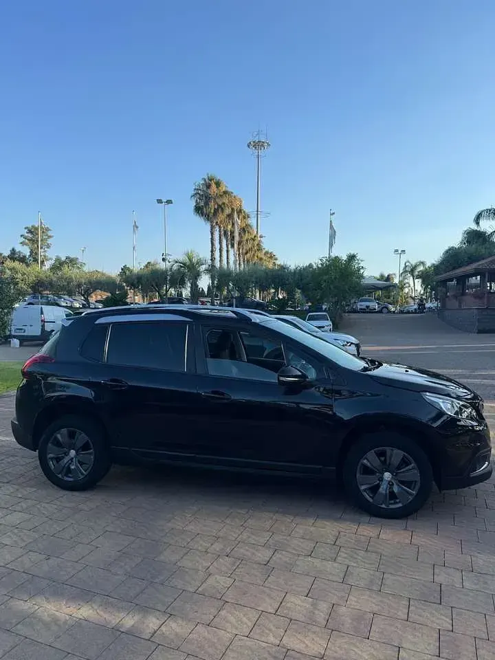 Usata Peugeot 2008 Active 82 CV (60 kW) 2017 Nero SUV