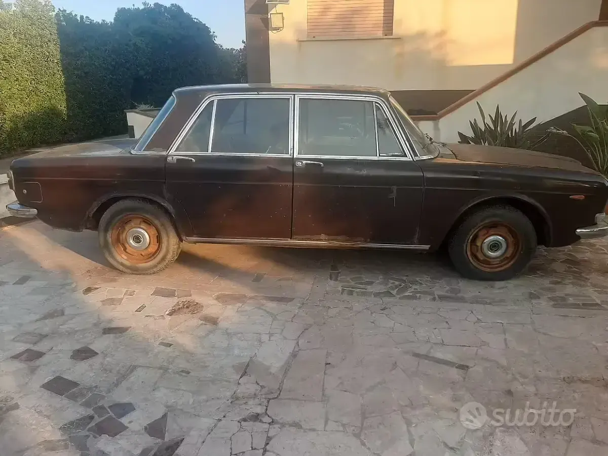 Usata Lancia 2000 1970 Berlina