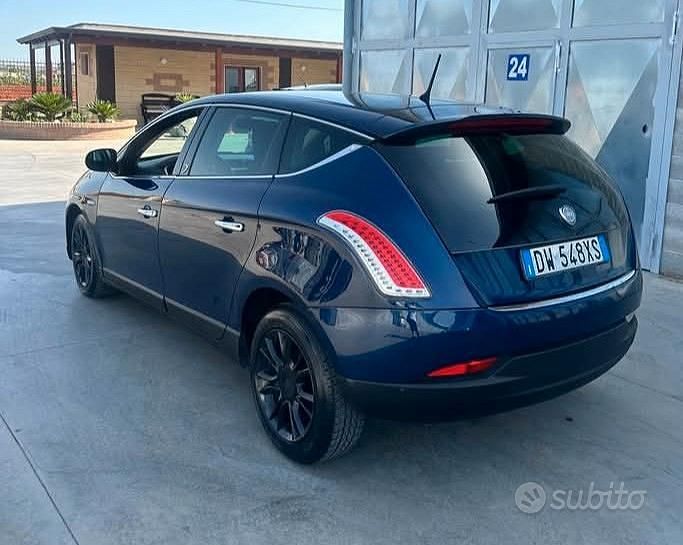 Usata Lancia Delta 120 CV (88 kW) 2009 Blu Utilitaria