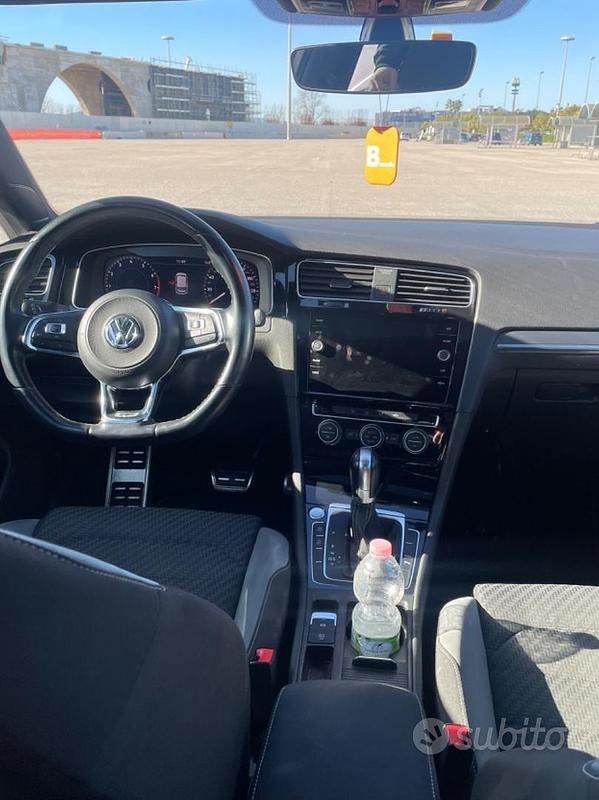 Usata VW Golf VII 150 CV (110 kW) 2018 Bianco Utilitaria