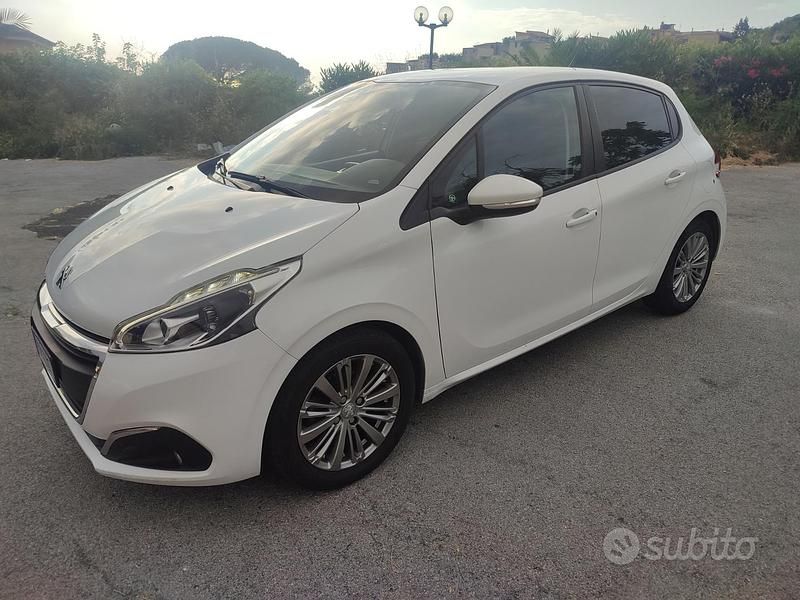 Usata Peugeot 208 95 CV (69 kW) 2018 Bianco Utilitaria