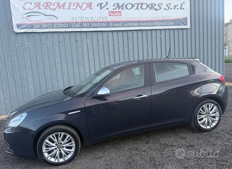 Begagnad Alfa Romeo Giulietta Super 120 HK (88 kW) 2018 Blå Halvkombi