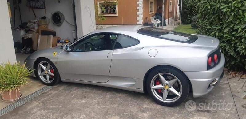 Usata Ferrari 360 400 CV (294 kW) 2004 Argento Coupé