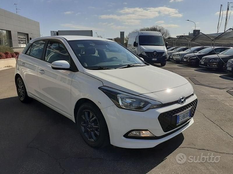 Occasion Hyundai i20 Blackline 75 ch (55 kW) 2017 Blanc Berline