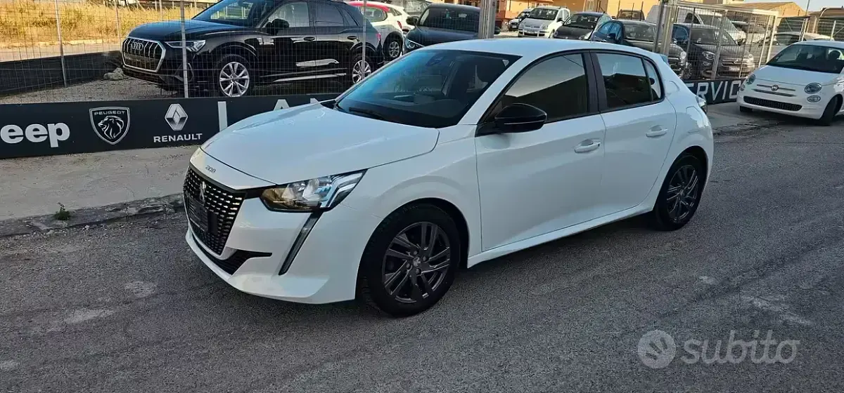 Usata Peugeot 208 Allure 75 CV (55 kW) 2023 Bianco Utilitaria