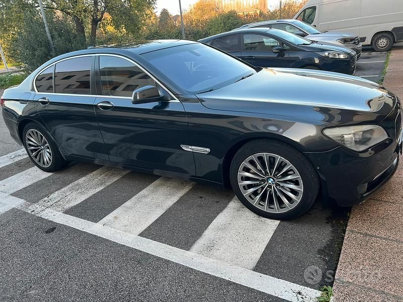 Usata BMW 740 306 CV (225 kW) 2010 Nero Berlina