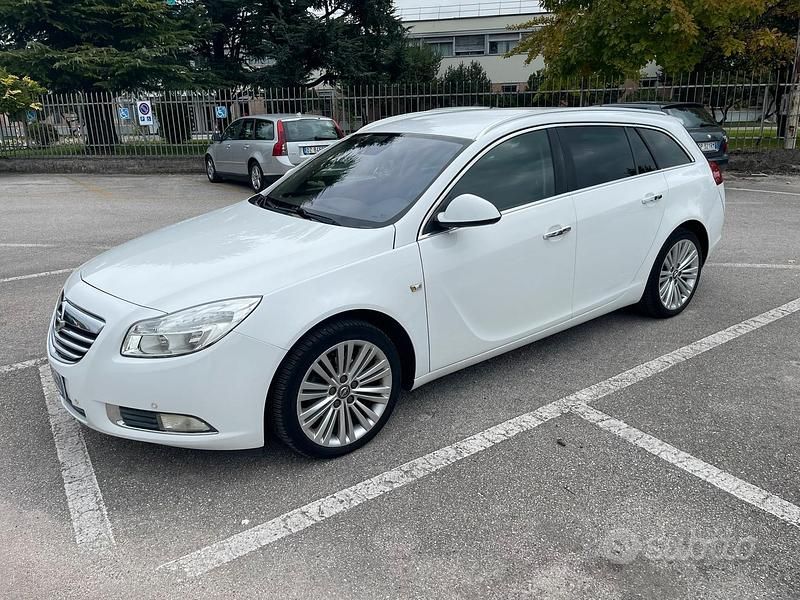Usata Opel Insignia 194 CV (142 kW) 2012 Bianco Station wagon