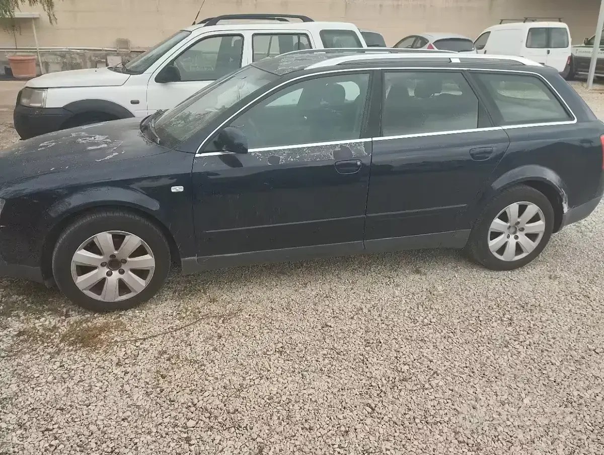 Usata Audi A4 130 CV (95 kW) 2004 Blu Station wagon