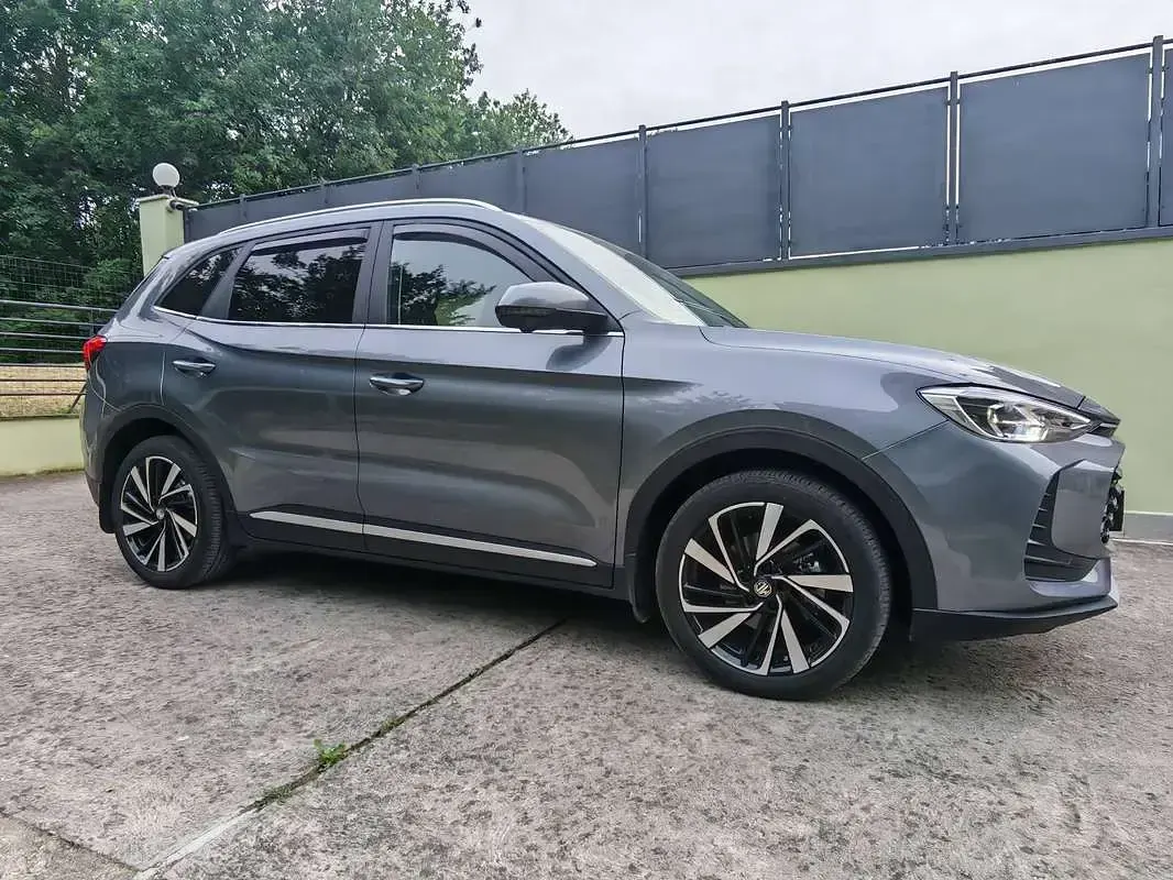 Usata MG ZS 102 CV (75 kW) 2025 Grigio SUV