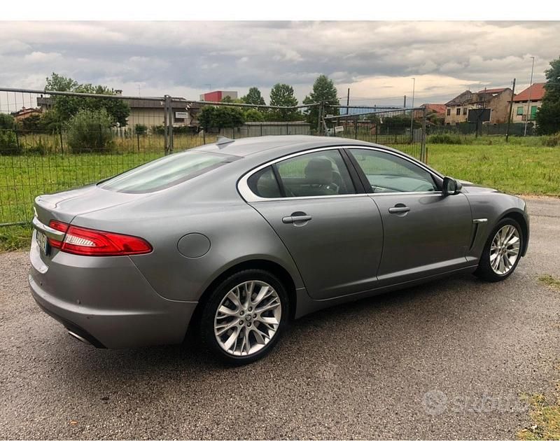 Usata Jaguar XF 2013 Marrone Berlina