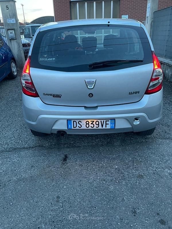 Usata Dacia Sandero 75 CV (55 kW) 2008 Utilitaria