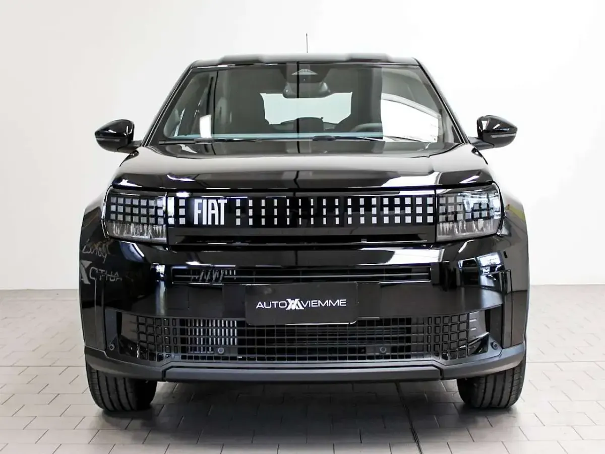 Nuova Fiat Grande Panda Icon 101 CV (74 kW) 2026 Nero Utilitaria