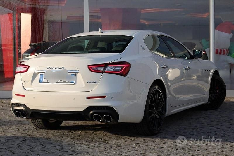 Usata Maserati Ghibli 350 CV (257 kW) 2019 Bianco Coupé