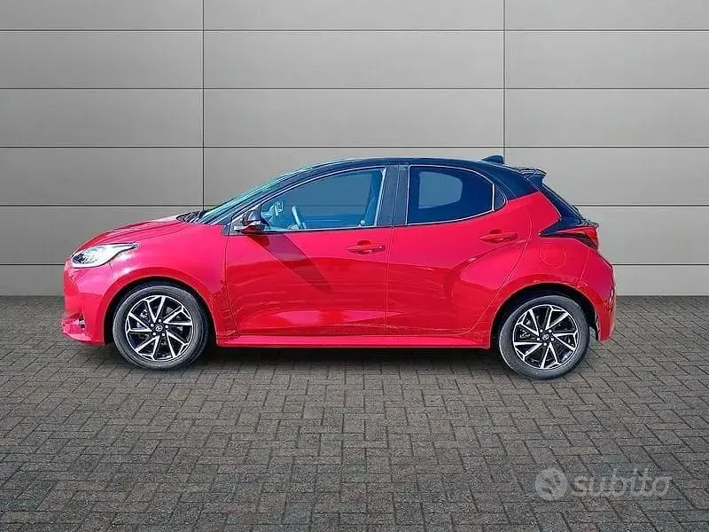 Usata Toyota Yaris Hybrid Style 92 CV (67 kW) 2023 Rosso SUV