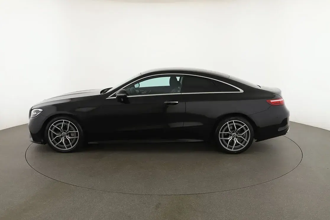 Usata Mercedes E220 Premium Plus 195 CV (143 kW) 2022 Nero Coupé
