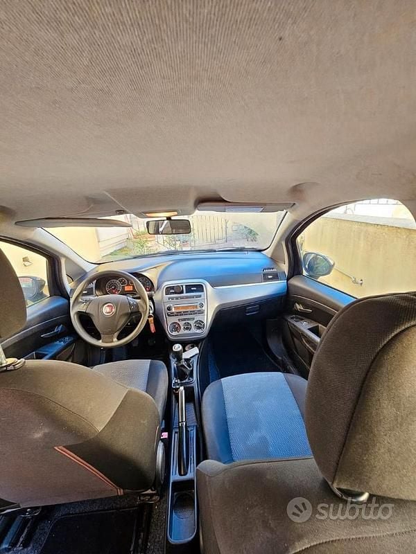 Usata Fiat Grande Punto 75 CV (55 kW) 2011 Blu Utilitaria