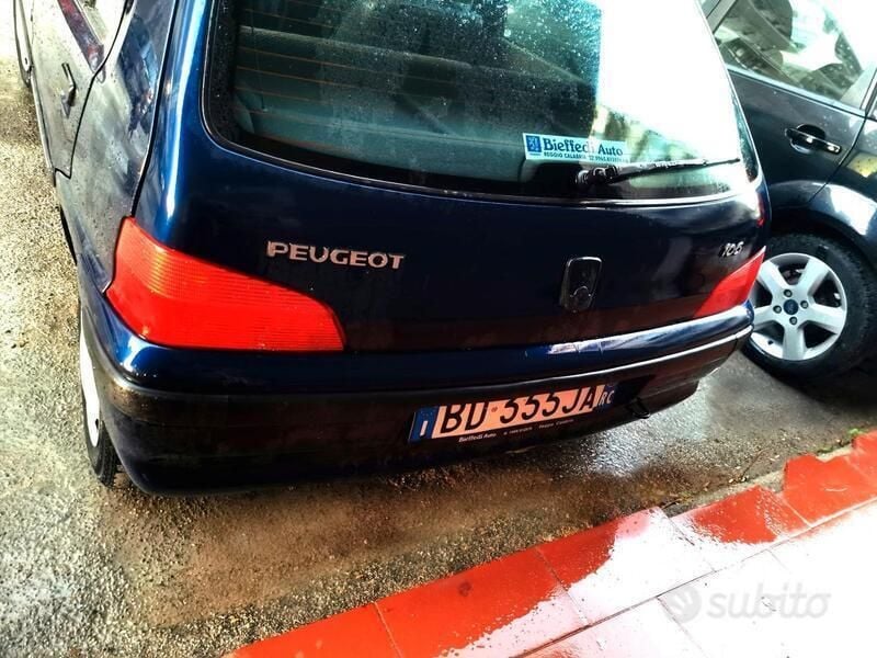 Usata Peugeot 106 50 CV (36 kW) 1999 Blu Utilitaria