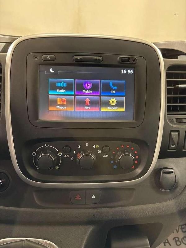 Usata Renault Trafic Intens 145 CV (106 kW) 2017 Grigio Monovolume