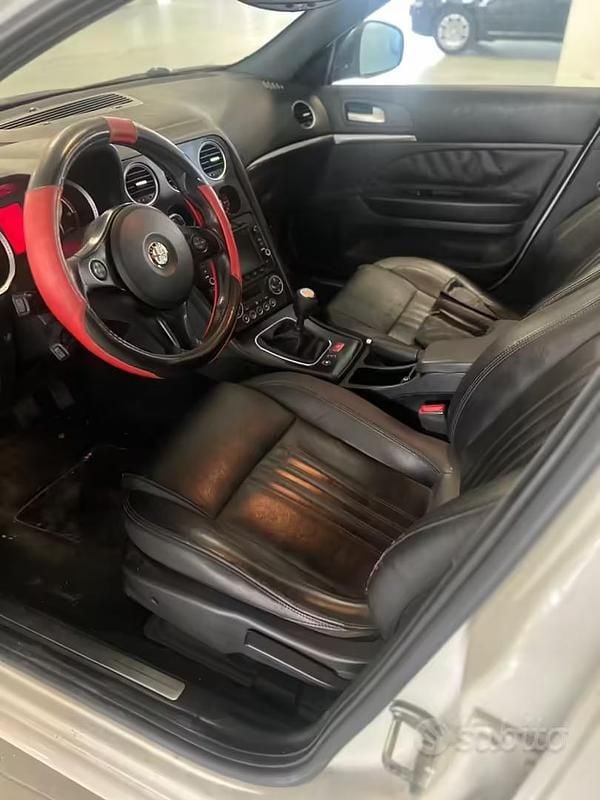 Begagnad Alfa Romeo 159 Super 136 HK (100 kW) 2011 Vit Kombi